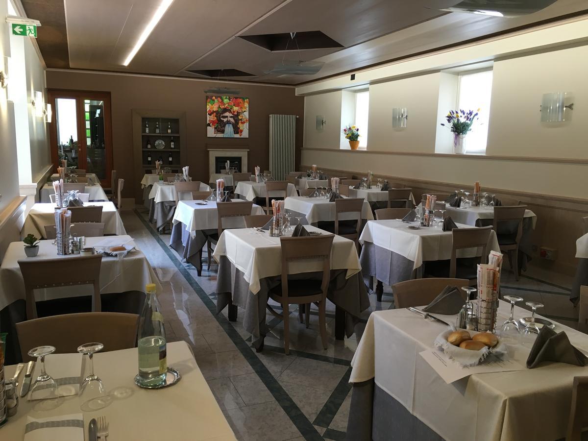 Hotel Centrale San Pellegrino Terme Eksteriør bilde