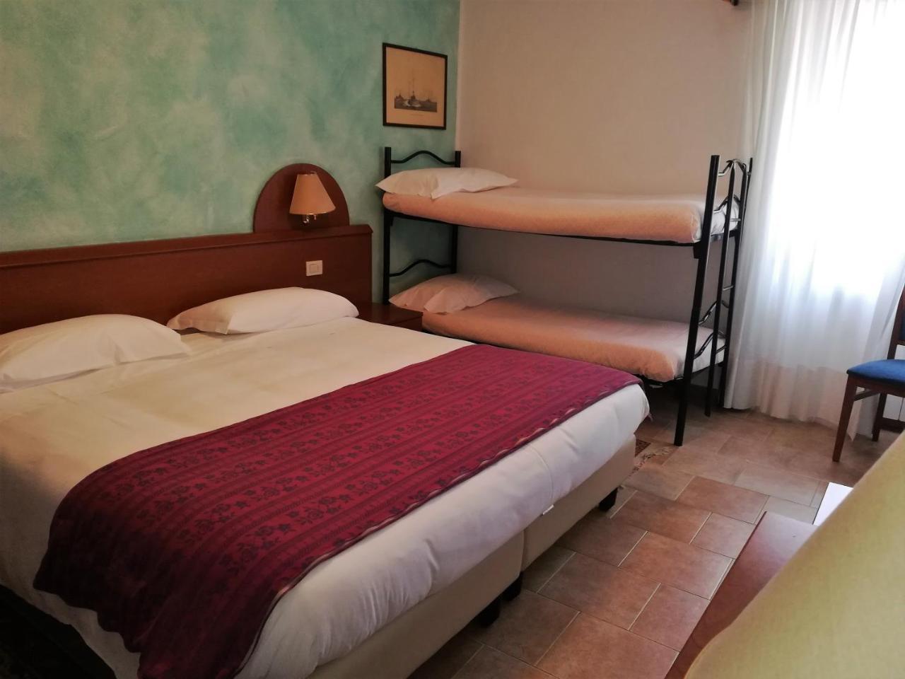 Hotel Centrale San Pellegrino Terme Eksteriør bilde